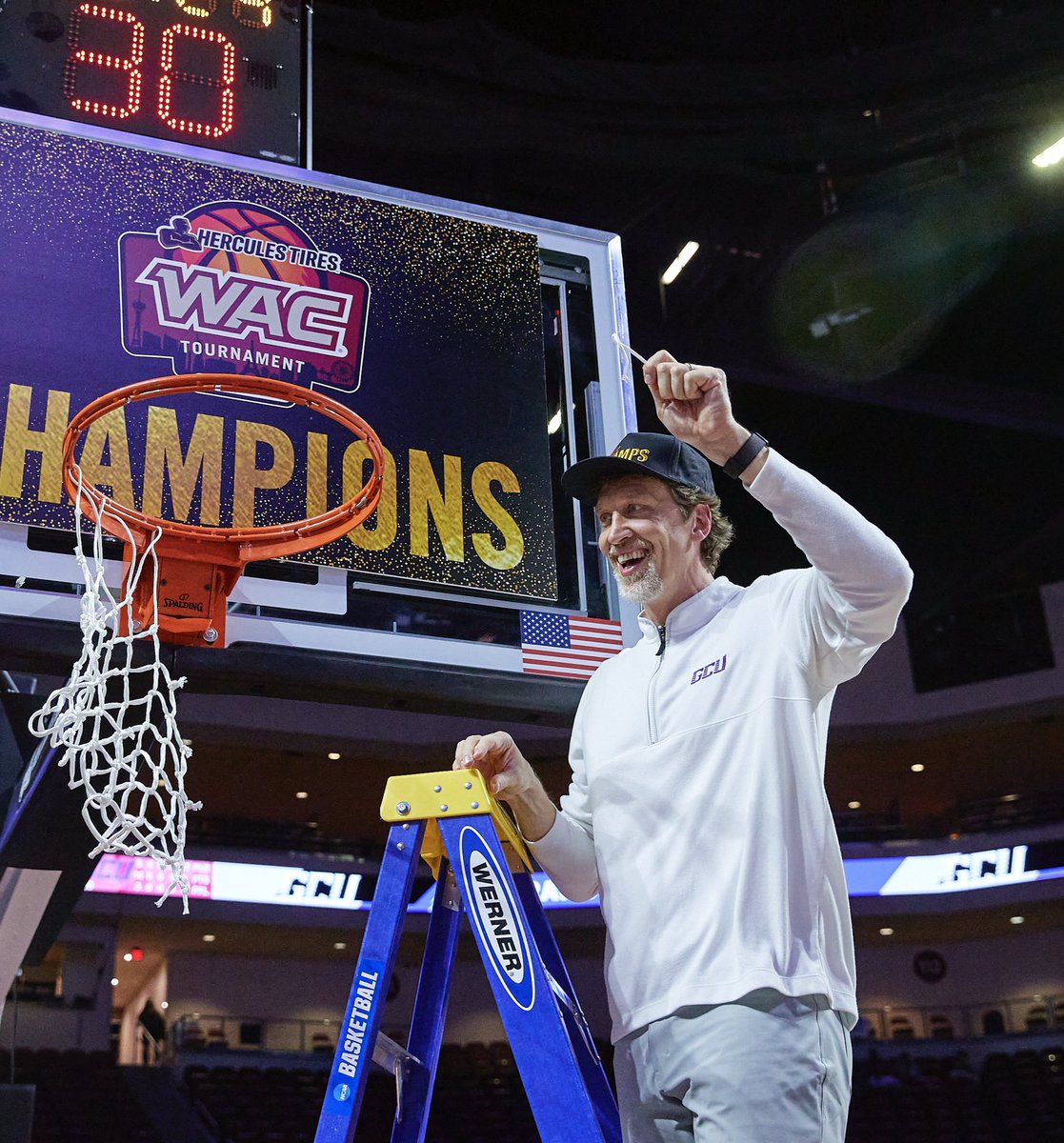 GCU_MBB's tweet image. Happy Birthday, Coach @CaseyShaw30! ๐๐