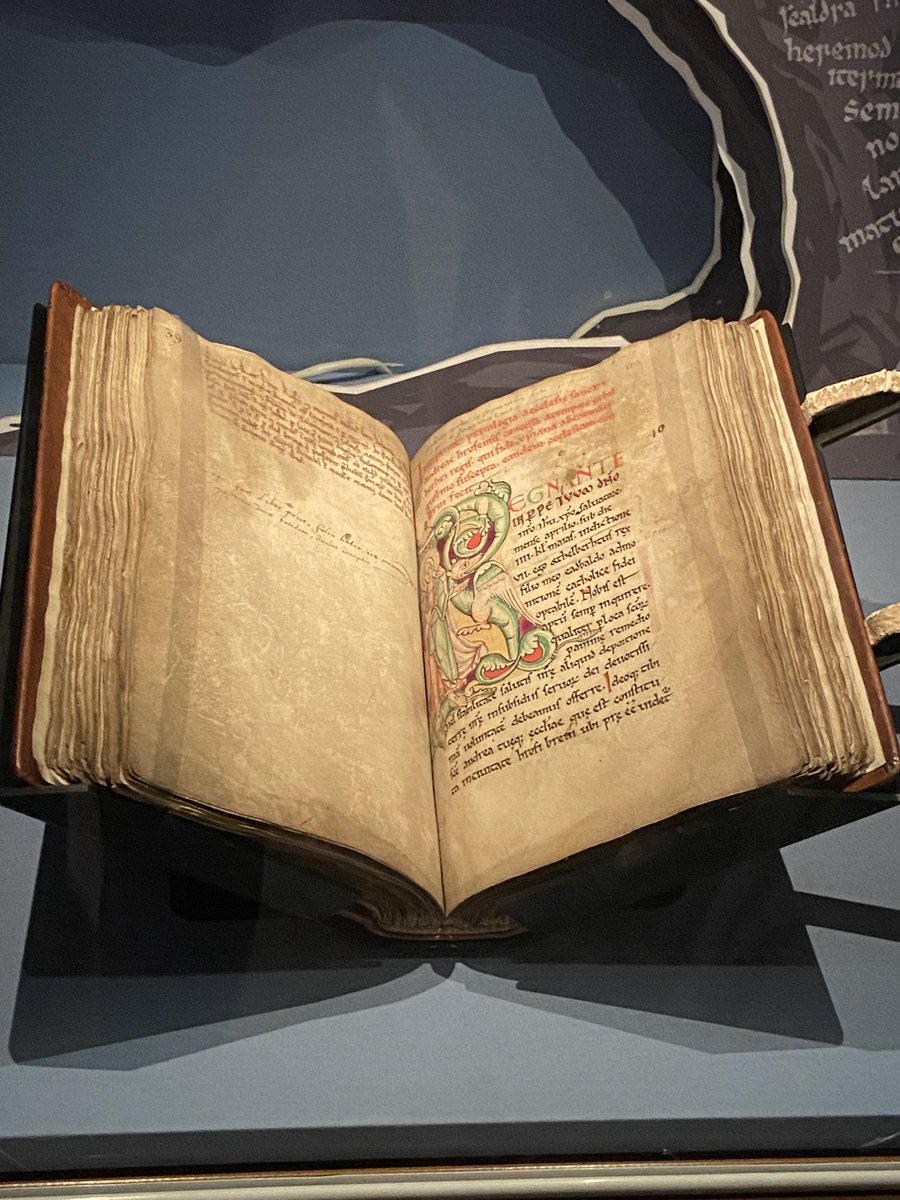 GermanAmbUK's tweet image. Visit to @RochesterCathed, the second oldest in England with its @TextusRoffensis, one of the oldest texts in medieval English.
Thanks to Bishop @JonathanRGibbs, Chair of the „Meissen Commission“ with @EKD in Germany and Dean Philip Hesketh for a wonderful visit and Evensong.