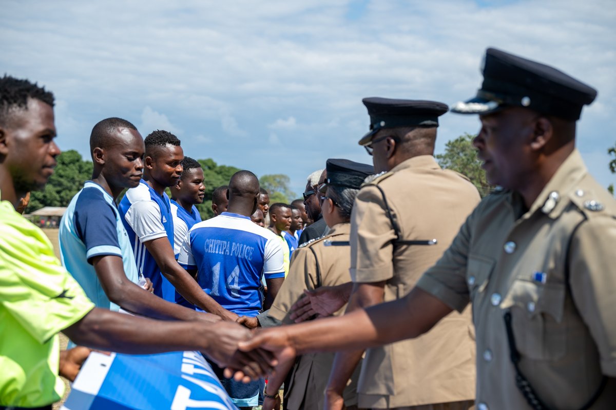 undpmalawi's tweet image. Promoting Peace w/ Every Step & Every Kick 🕊️
In Karonga, youth, police & party reps came together for a Peace Parade & a friendly ⚽️match—Karonga vs. Chitipa.
A show of unity, trust & a shared stand against electoral violence.
Thanks to @UNPeacebuilding for the support.