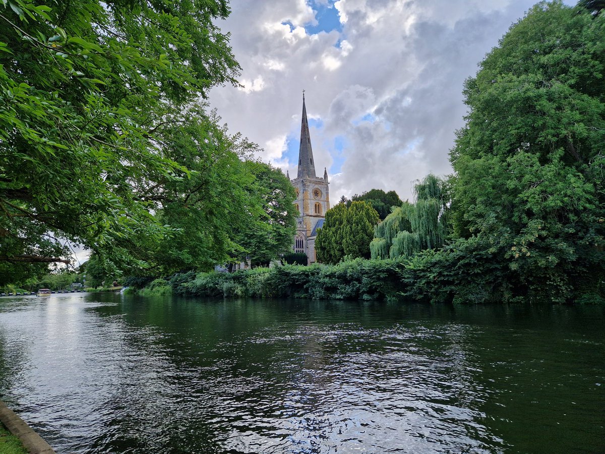 John_Dabell's tweet image. Being a tourist in your own country is always interesting! Today, we are doing the whole Shakespeare thing in Stratford-upon-Avon. I wonder what the Immortal Bard would make of it all now?!