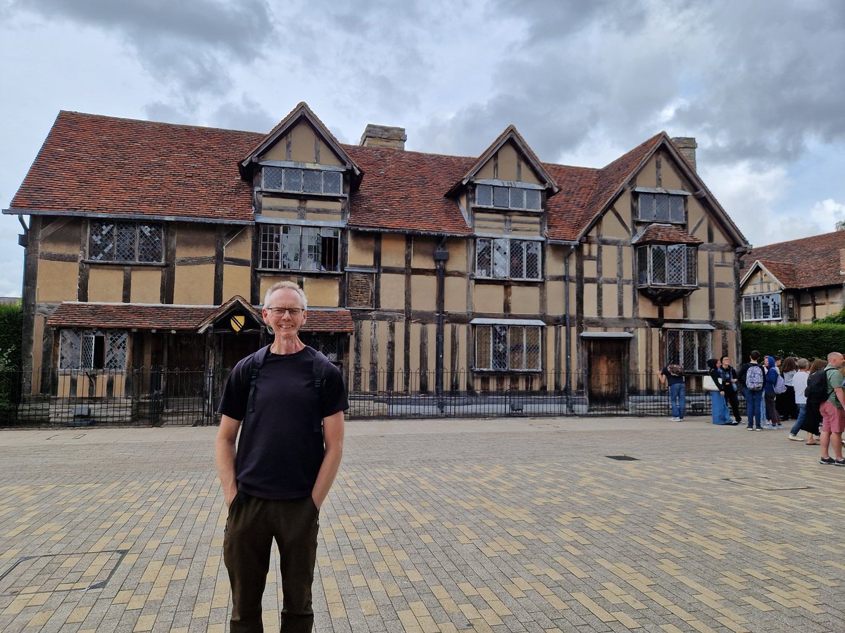 John_Dabell's tweet image. Being a tourist in your own country is always interesting! Today, we are doing the whole Shakespeare thing in Stratford-upon-Avon. I wonder what the Immortal Bard would make of it all now?!