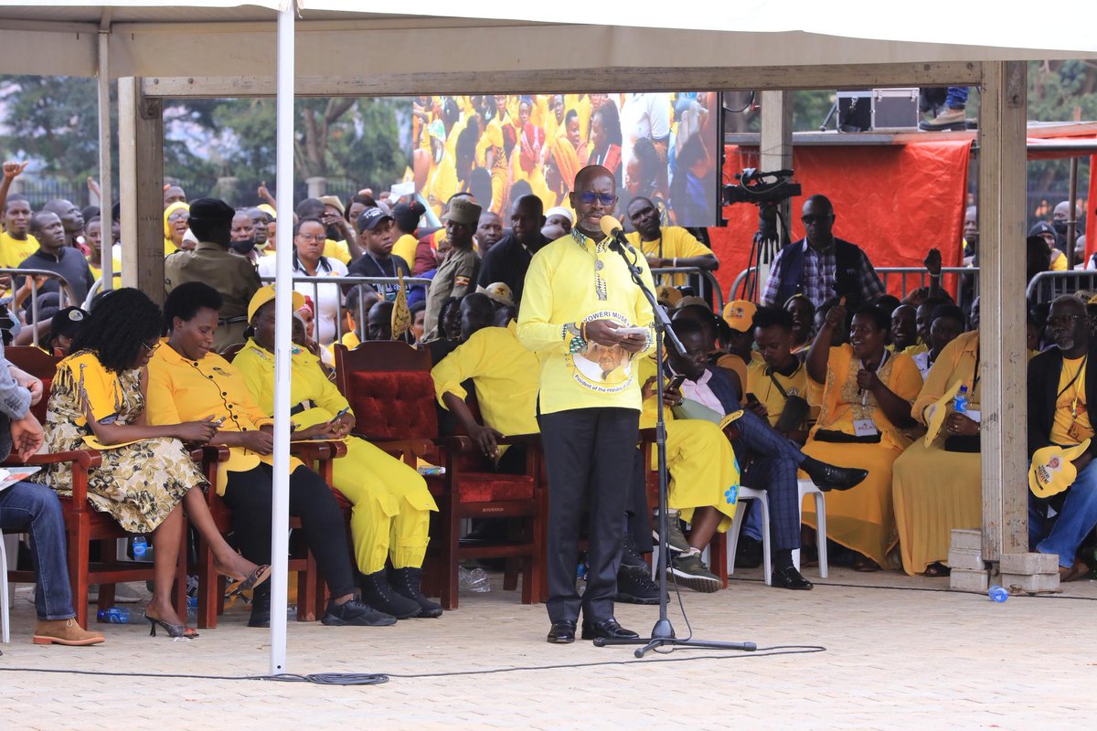 Denis Hamson Obua (@obuahamson) on Twitter photo It was a great honor today to join H.E. <a href="/KagutaMuseveni/">Yoweri K Museveni</a> and Maama <a href="/JanetMuseveni/">Janet K Museveni</a> for the conclusion of the wealth creation presidential zonal tour at Kololo Airstrip.
It crowned the engagements on the gov't commitment to empower citizens through household income generation. It was a great honor today to join H.E. <a href="/KagutaMuseveni/">Yoweri K Museveni</a> and Maama <a href="/JanetMuseveni/">Janet K Museveni</a> for the conclusion of the wealth creation presidential zonal tour at Kololo Airstrip.
It crowned the engagements on the gov't commitment to empower citizens through household income generation.