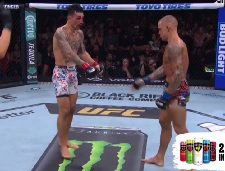 MMx_97's tweet photo. Three things you can't escape.
Death, taxes and Holloway "👇"

#UFC318 https://t.co/TJ2mQxly7R