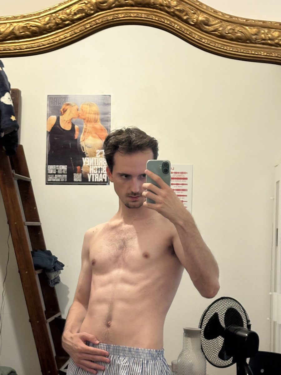 val ☄️ tweet media