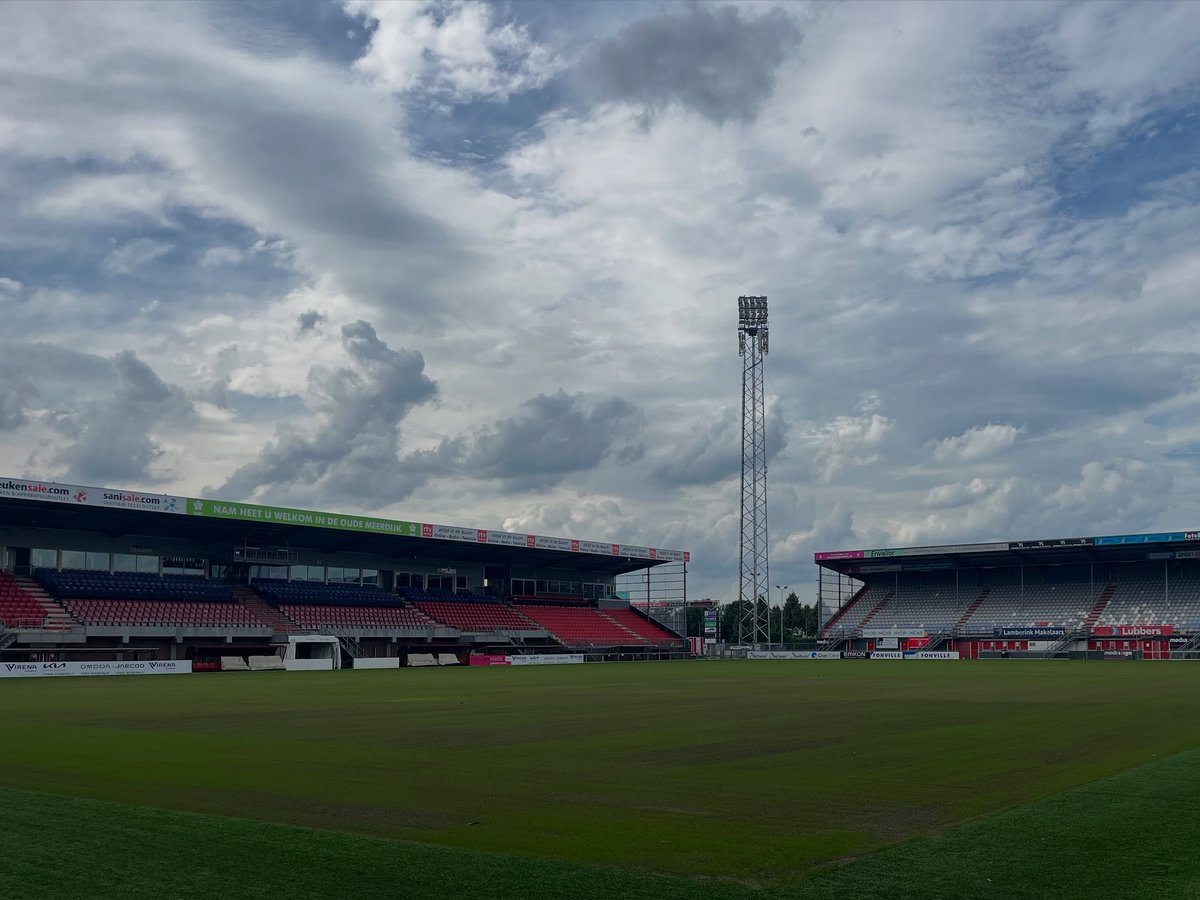 𝗚𝗿𝗼𝗲𝗶 𝘃𝗮𝗻 𝗵𝗲𝘁 𝗴𝗿𝗮𝘀 𝗶𝗻 𝘀𝘁𝗿𝗼𝗼𝗺𝘃𝗲𝗿𝘀𝗻𝗲𝗹𝗹𝗶𝗻𝗴 🌱

Door de ideale weersomstandigheden de afgelopen dagen, is het gras in hele korte tijd hard gegroeid! 😍

#HIERKOMIKWEG #100jaarEmmen #VanOnsVeurAltied #FCEmmen