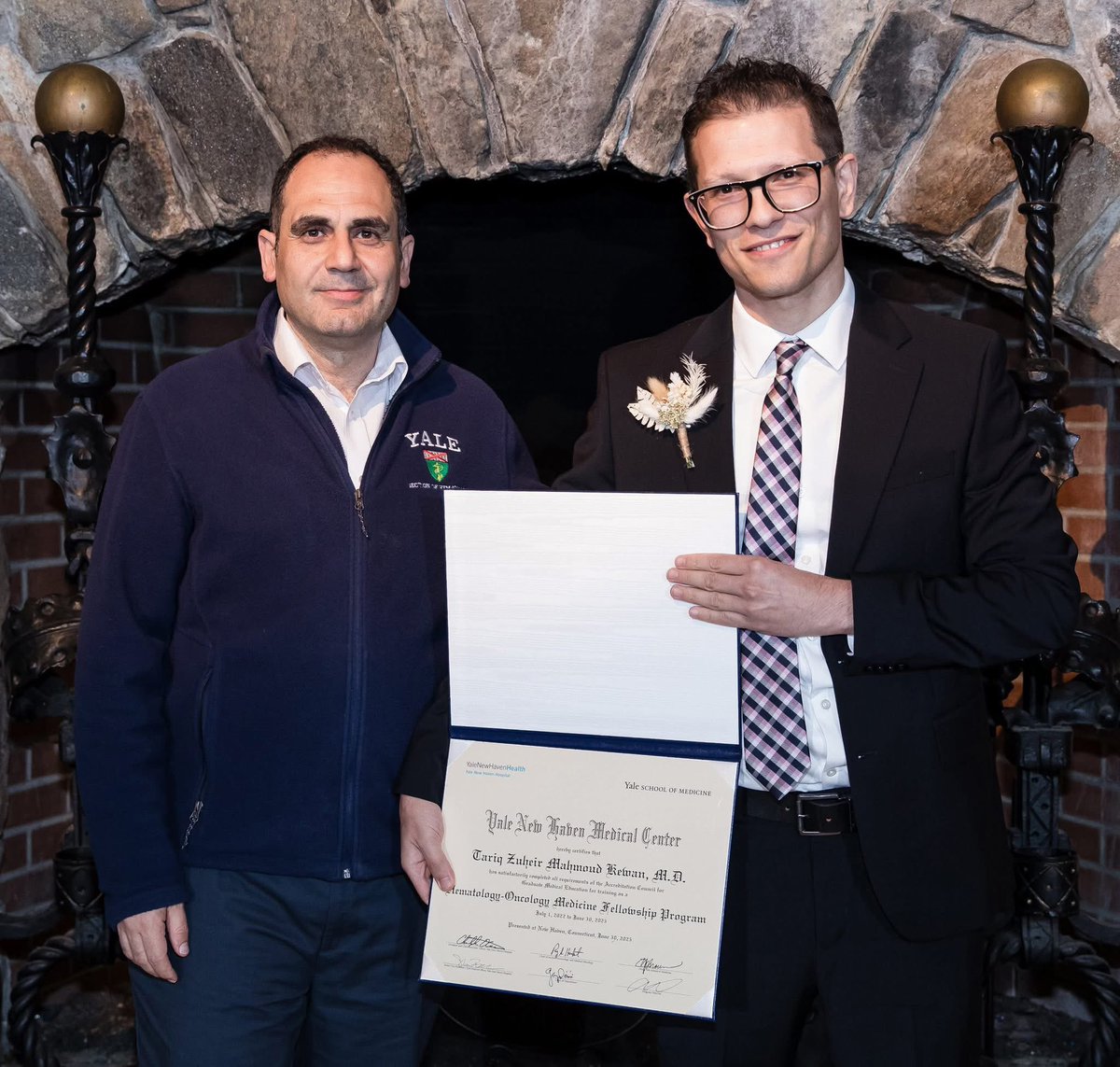 Dr_AmerZeidan's tweet image. Many congratulations to our outstanding past fellow @tariqkewan as he graduates from @YaleCancer @YaleHemOnc @YaleHematology @Yale and moves on to the highly prestigious @MayoClinic as a myeloid cancer expert. Look forward to seeing Tariq’s continued rise in the field