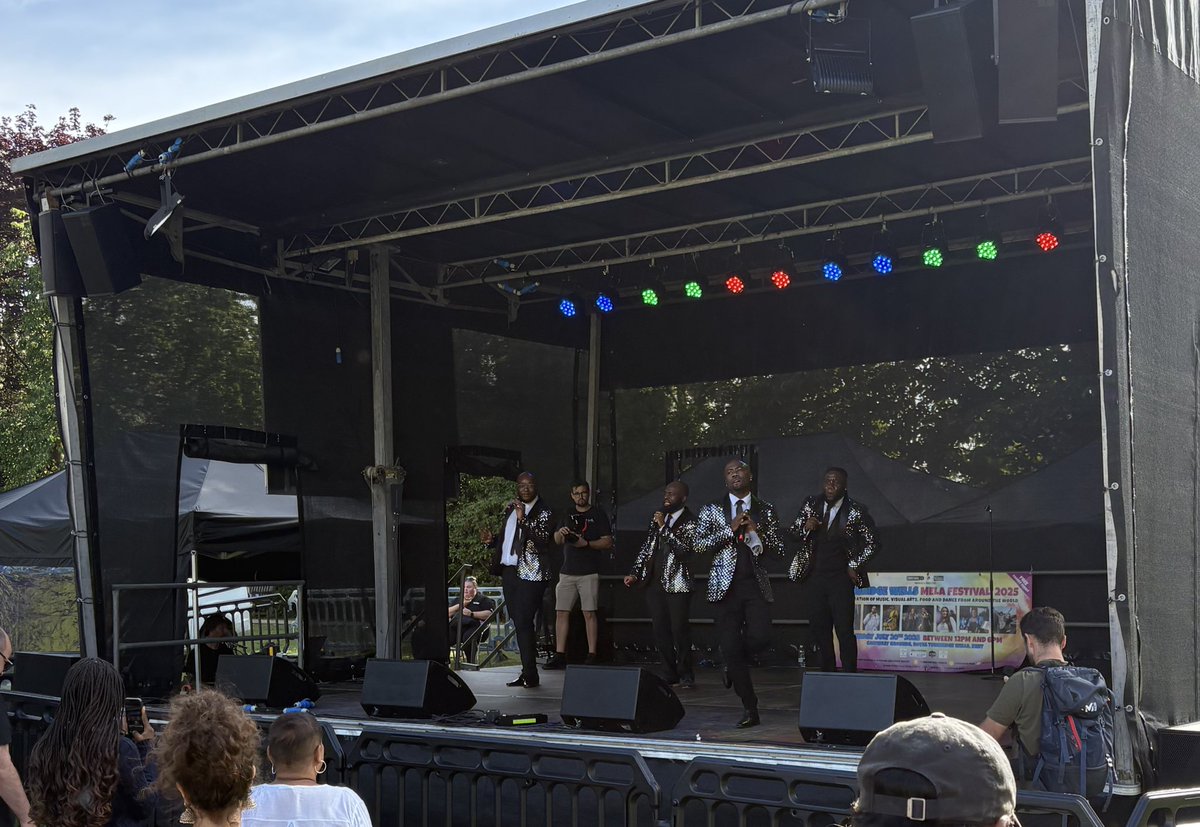 ThreshedThought's tweet image. Awesome fun this afternoon at the Tunbridge Wells Mela - now in its 18th Year!
Music, food, dancing and bubbles (if you are my three year old daughter!) - what more do you need?
My thanks to @cohesionplus for making it happen!