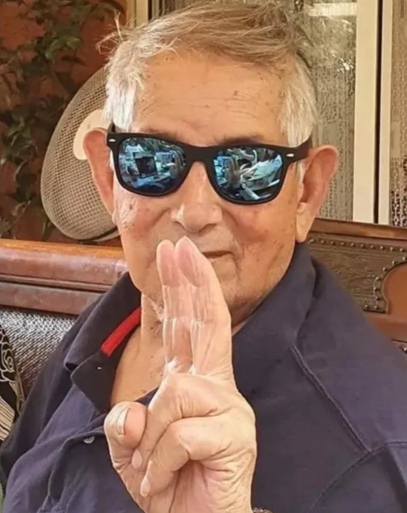 krassenstein's tweet image. BREAKING: This is F—king infuriating:
Luis Leon, an 82-year-old Chilean torture survivor and U.S. legal permanent resident for 38 years lost his physical green card and went to an immigration office on 20 June to replace it. He was then deported to a third party country.
What…