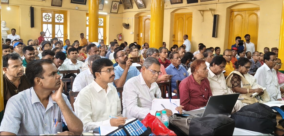 बामसेफ वेस्ट बंगाल के तत्वावधान में प्रदेश स्तरीय "बामसेफ पदाधिकारी व कार्यकर्ता कैडर कैंप" आयोजित हुआ। इस कैडर कैंप में सैकड़ों लोग सम्मिलित हुए।
 कैडर कैंप की गंभीर बातों को समझते हुए जिम्मेदार साथियों ने संकल्प लिया कि हम अगले वर्ष 2026 में बंगाल विधानसभा के आम चुनाव में अच्छा