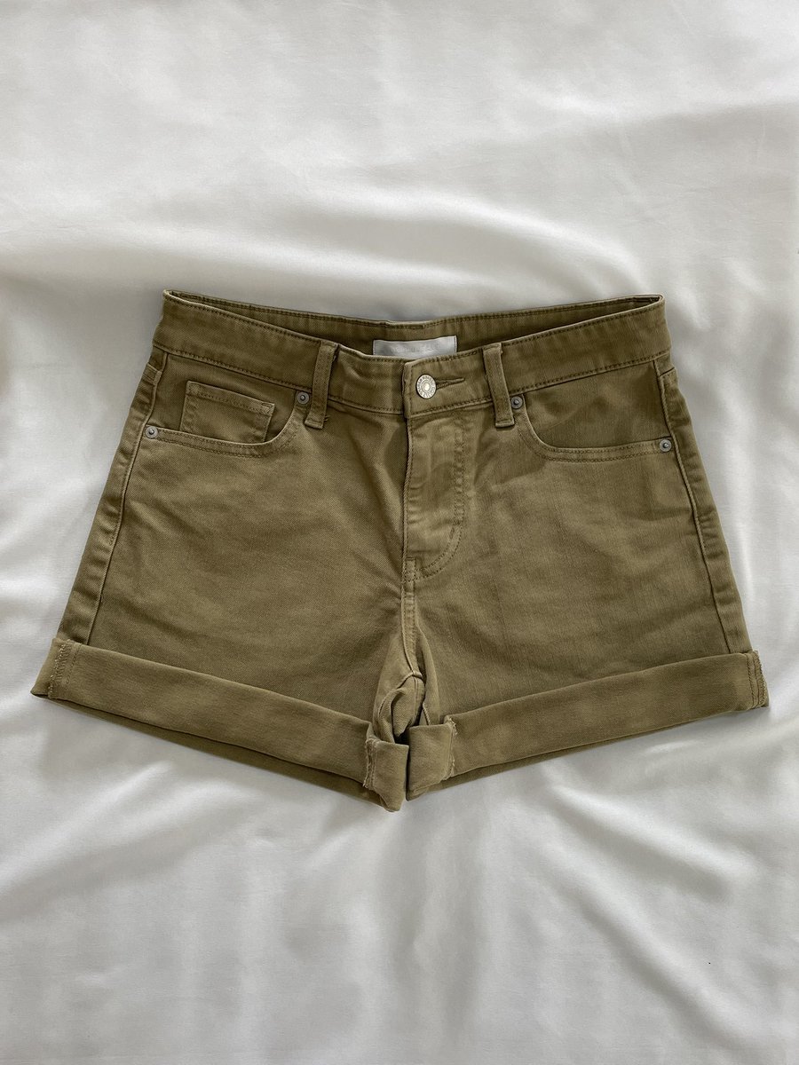 yummydayyy's tweet photo. Uniqlo มีรอยเปื้อนด้านหลังนิดหน่อยตามรูปสุดท้ายน้าา

อ 28
สพ 34

ო̤̫ 95฿

#ส่งต่อเสื้อผ้ามือ2 #กางเกงยีนส์ #กางเกงยีนส์มือสอง #เสื้อผ้ามือ2 #ส่งต่อเสื้อผ้ามือสอง https://t.co/0hUxzzGEna