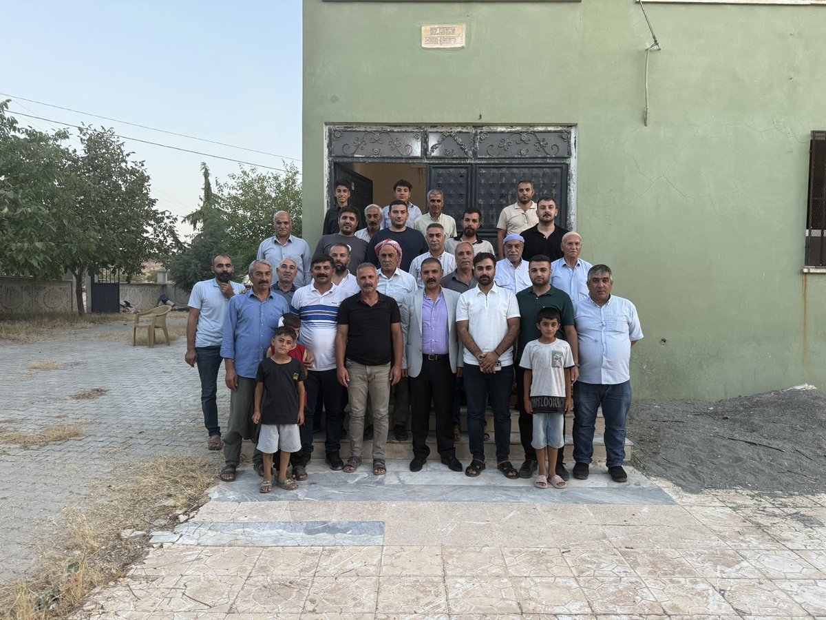 Bugün ziyaretimizin bir diğer durağı Gökveren Mahallesi oldu.Kıymetli akrabalarımızın davetiyle bir araya geldik. Sıcak sohbetler, samimi karşılamalar ve muhabbet dolu anlarla çok güzel bir gün oldu.

Birlik ve beraberliğimizin güçlenmesine vesile olan bu güzel buluşmada emeği