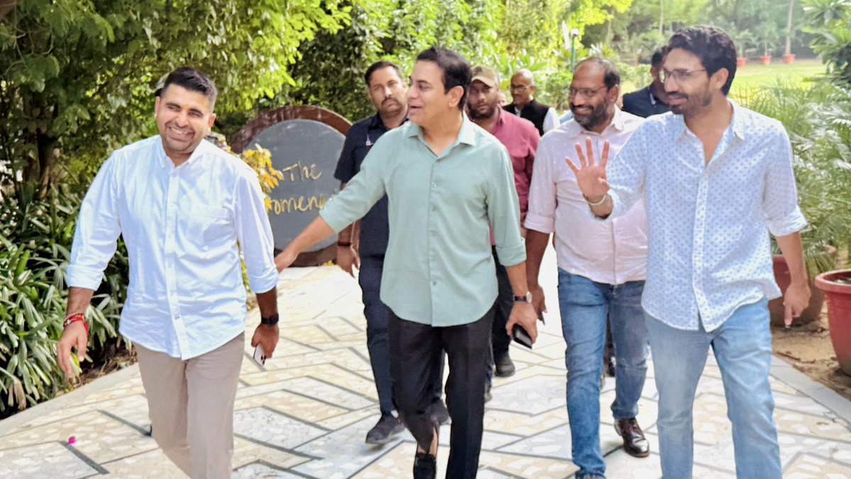 Ravindra Singh Bhati (@ravindrabhati__) on Twitter photo At the Talk Journalism event, I had the honour of an engaging meeting with Mr. K. T. Rama Rao, Working President of the BRS Party and former Cabinet Minister in the Telangana Government. We had an enriching exchange of perspectives on various important matters.
<a href="/KTRBRS/">KTR</a> <a href="/BRSparty/">BRS Party</a> At the Talk Journalism event, I had the honour of an engaging meeting with Mr. K. T. Rama Rao, Working President of the BRS Party and former Cabinet Minister in the Telangana Government. We had an enriching exchange of perspectives on various important matters.
<a href="/KTRBRS/">KTR</a> <a href="/BRSparty/">BRS Party</a>