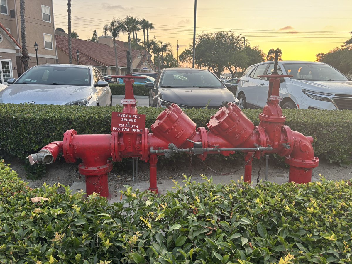 on_da_spectrum's tweet image. Saw a beautiful interpretive sculpture of Clifford yesterday
