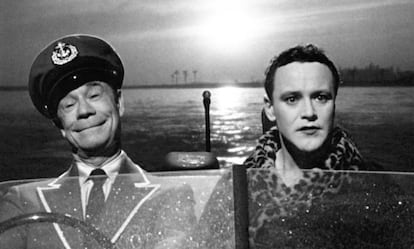 cipripedia's tweet image. Ayer impuse mi voto de oro y en la elección de película para ver todos en familia y puse "Con faldas y a lo loco (Some like it hot)" porque con lo que es Billy Wilder en esta santa casa ya estaban tardando en conocerla. Hijas encantadas con la película y sobre todo con el final.