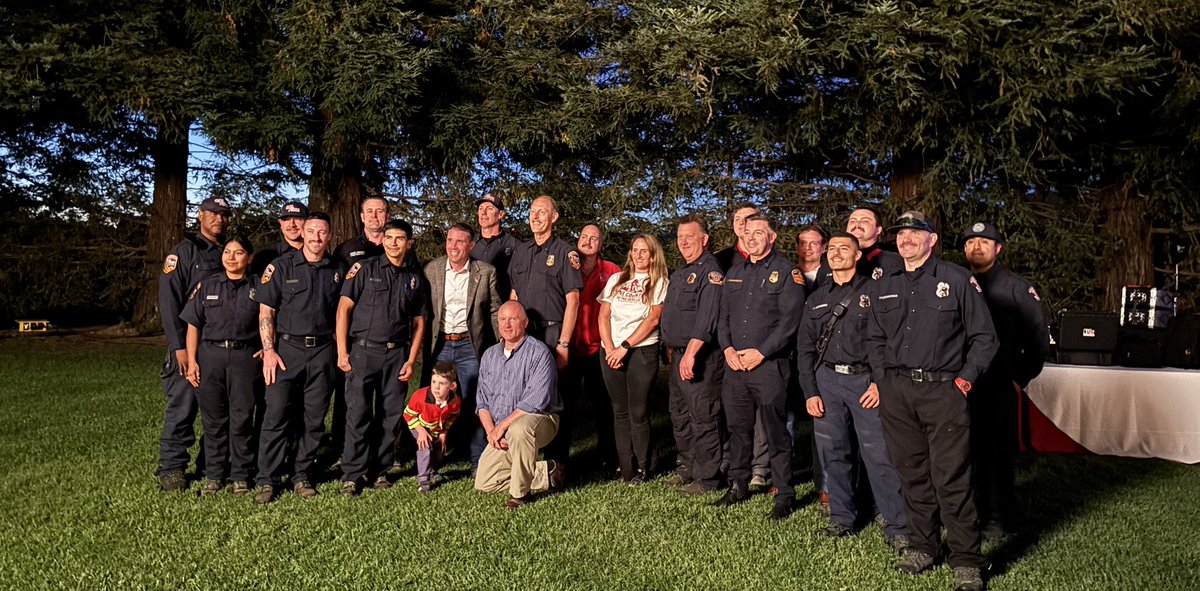 ilike_mike's tweet image. Packed House. Tremendous Generosity. Neighbors helping neighbors.
Over $400,000 raised to support the tireless work of Northern Sonoma County Firefighters including a new radio system for the northern region.
Thank you!