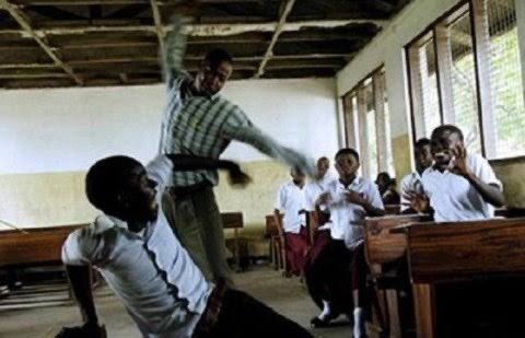 LubowaPaul12's tweet image. These things of leaving bags outside during classes in high skul, we had cows within the skul,
After history lesson, submath teacher had left us an assignment, going to pick my book. Bihogo had eaten out my assignment page. I explained to the teacher Nga waa😂😅