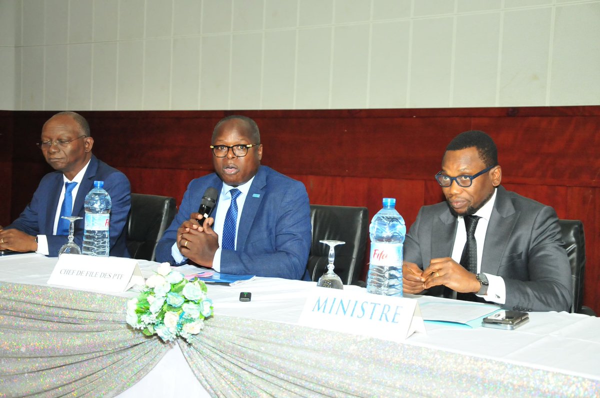 oms_benin's tweet image. La rencontre semestrielle du @MSbeninOfficiel et des #PTF a été présidée par le Ministre de la Santé Prof. Benjamin HOUNKPATIN et co-présidé par Dr Konan Kouamé Jean, Représentant de l' @oms_benin et chef de file des PTFs.
Pour @jeankkonan
" Notre rencontre se tient dans un…