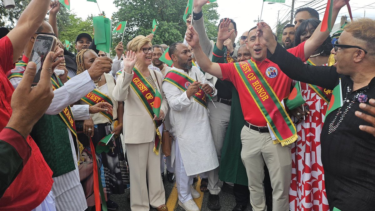RepNellie's tweet image. Our vibrant district #NJ09 is home to one of our nation’s largest Bangladeshi American communities, a central part of New Jersey’s economic, social, and spiritual fabric. This weekend we celebrated them with a great Bangladeshi Parade and Festival in #Paterson 🇺🇸🇧🇩🇺🇸🇧🇩