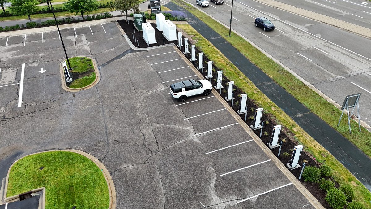 The Rivian Adventure Network station in Maple Grove, Minnesota is now open for use!!

rivianforums.com/forum/threads/…