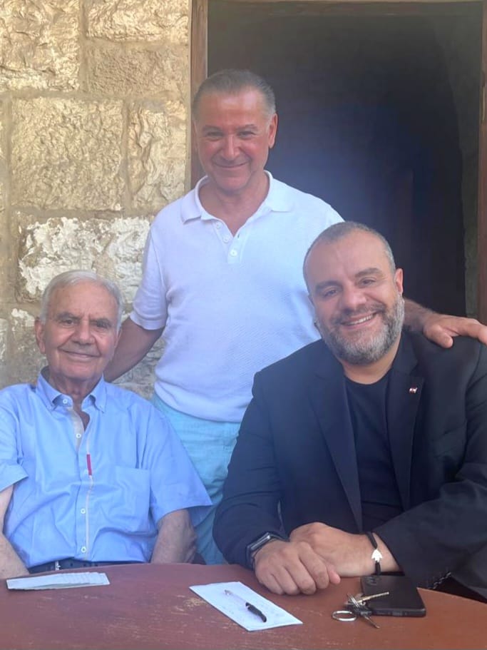 Adib Abdel Massih - أديب عبد المسيح (@abdelmassihadib) on Twitter photo منحبك لأنك كنت دايمًا سند وملجأ، مختار بمرتبة أب، خدم قريته كفرحاتا الكورة بمحبة وكرامة.
حنا أسبر، اسم محفور بمحبة الناس واحترامهم.
الله يطوّل بعمرك ويديم عزّك يا أبو القلب الكبير، وشكر كبير لخيي فارس.
<a href="/Masahalb/">Masaha - مساحة</a>
#masahalb #adibabdelmassih
#حنا_إسبر
#مساحة #أديب_عبد_المسيح منحبك لأنك كنت دايمًا سند وملجأ، مختار بمرتبة أب، خدم قريته كفرحاتا الكورة بمحبة وكرامة.
حنا أسبر، اسم محفور بمحبة الناس واحترامهم.
الله يطوّل بعمرك ويديم عزّك يا أبو القلب الكبير، وشكر كبير لخيي فارس.
<a href="/Masahalb/">Masaha - مساحة</a>
#masahalb #adibabdelmassih
#حنا_إسبر
#مساحة #أديب_عبد_المسيح
