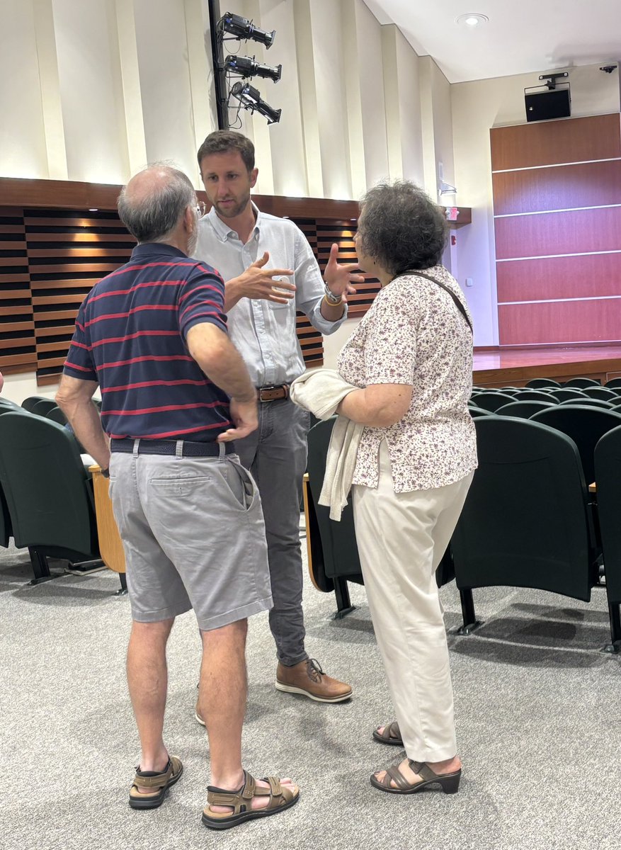 michaelrothnj's tweet image. Yesterday, @SenatorAndyKim held a town hall in Westfield to do what Tom Kean Jr continues to fail to do: show up for our district.
Senator Kim reminded us that the opposite of democracy is apathy — and seeing over 500 people turn out only strengthened my belief that we will…