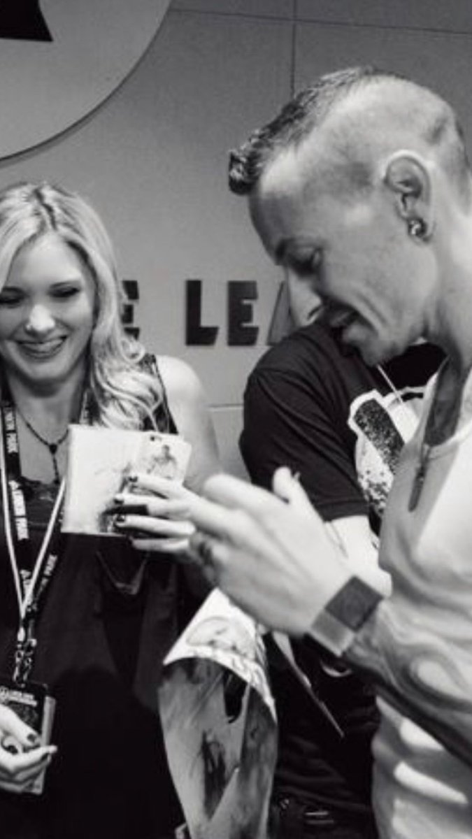 gingrbredbeauty's tweet photo. 8 years ago I had tickets in hand to see your show, in two weeks time.  💔

It’s wild to me that I now have tickets to a show in 3 weeks… never thought I’d ever see a @linkinpark show ever again, but I’m so happy and so ready to see their next chapter! 

#RIPChesterBennington we miss that beautiful smile