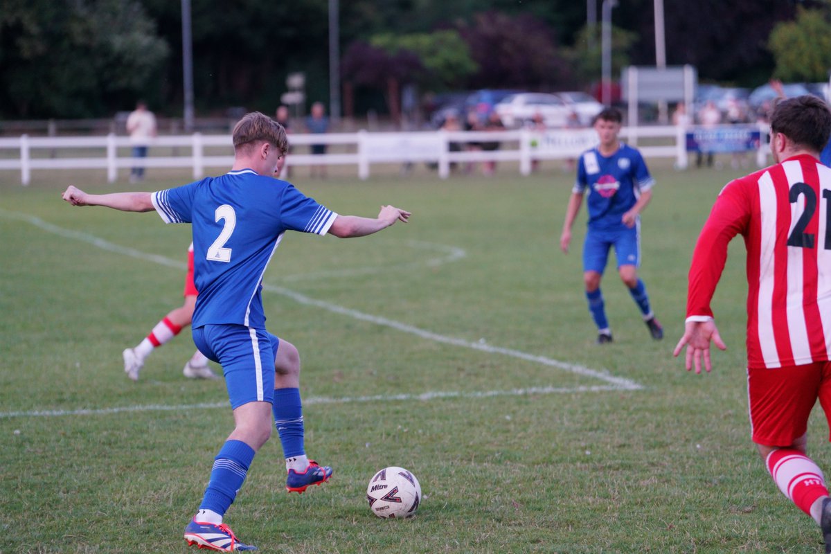 LouthTownFC's tweet image. 📸 | Action from Friday night’s final pre-season friendly away at @HorncastleTown_.

A strong performance and a win to wrap up preparations for the new season 💪⚽️

#WhiteWolves #PreSeason #LouthTownFC
