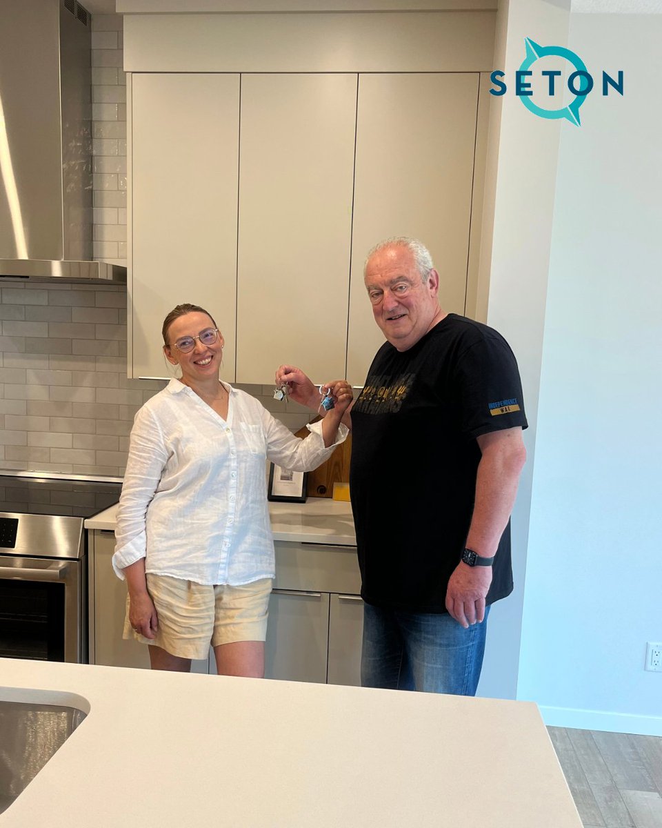 Celebrating these 3 families on their Possession Day!🎉
Congratulations on your beautiful homes! We're delighted to be part of this new chapter and grateful that you chose Cedarglen Homes to bring your dreams to life✨
#YourCedarglenHome #CedarglenHomes #YYCRE #YYCHomebuilder
