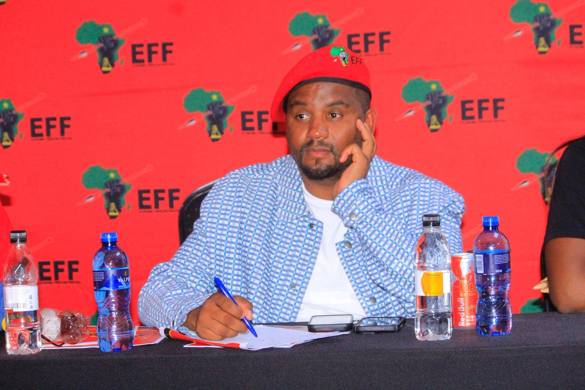 EFFGautengProv's tweet image. 🚨In Pictures🚨
Commissar Nkululeko Dunga, the Chairperson of the EFF in Gauteng at the EFF Tshwane SubRegion 1 SRPA, playing an active on role in building the organization, its structures, and membership.
It is through our hard work, unity of effort and thorough attention to…