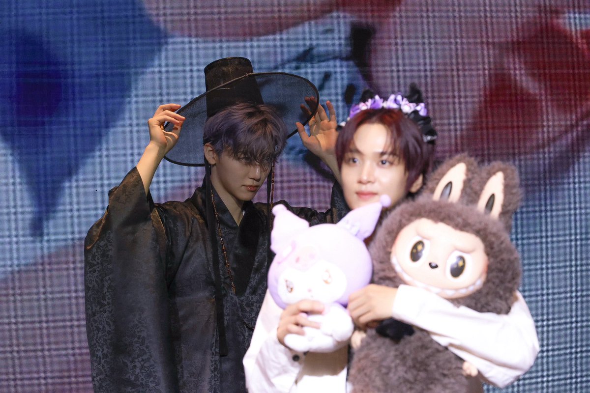 glithmode's tweet image. poor unsuspecting boy with plushies.. RUN THERES A GAY DEMON BEHIND YOU