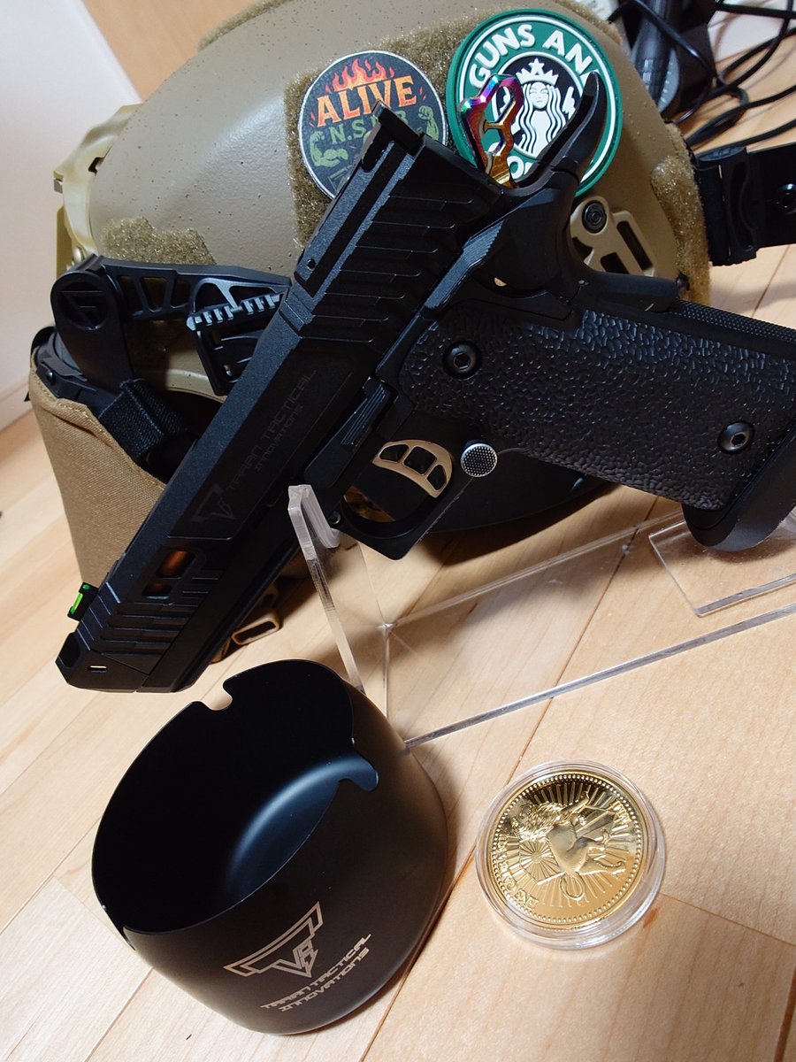kakifly_ro's tweet image. そういやブレポ帰りに寄り道して
灰皿とコイン買っちまった🤧