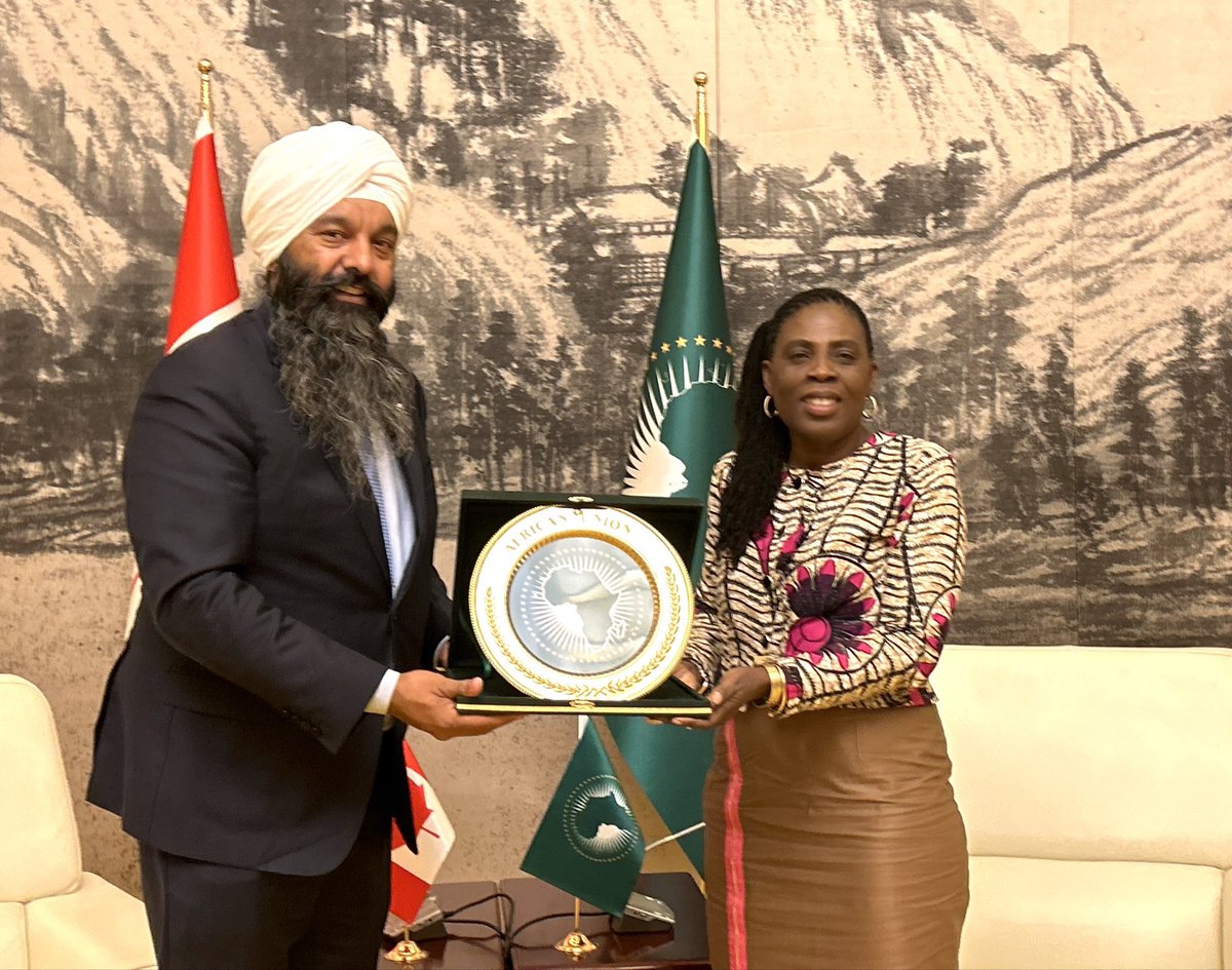 Marc_Ben's tweet image. En route vers sa ministérielle du G20, en Afrique du Sud le Secrétaire d’Etat au Developpement @randeepssarai a fait un arrêt en Ethiopie pour s’entretenir avec nos partenaires. Entre autres @_AfricanUnion @AfricaCDC @amma_twumamoah @parfait_onanga @ECA_OFFICIAL @Dr_JeanKaseya