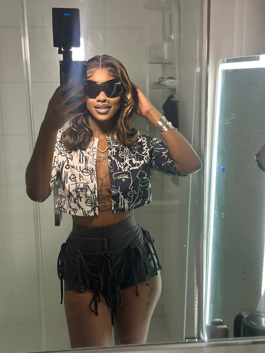 aminadaqueen's tweet photo. ~🤍🖤 https://t.co/LKGkuiKc8d