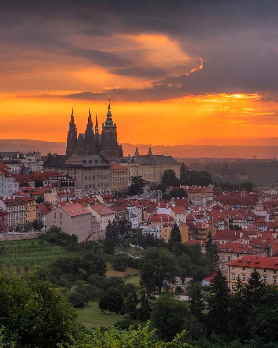 ruby_willi73775's tweet image. Praha City , Czech Republic