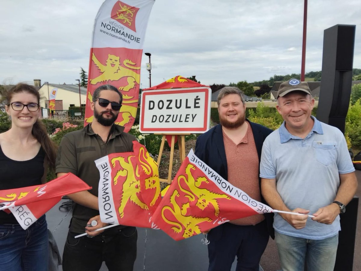 NacionsSEstat's tweet image. La localitat de Dozuley inaugura senyalització en llengua normanda amb suport de la federació d&apos;entitats FALE.

Inaugurachion du panné en normand Dozuley aveuc eul persident eud la Normandie, la mairesse, les gens du hammé et la FALE.