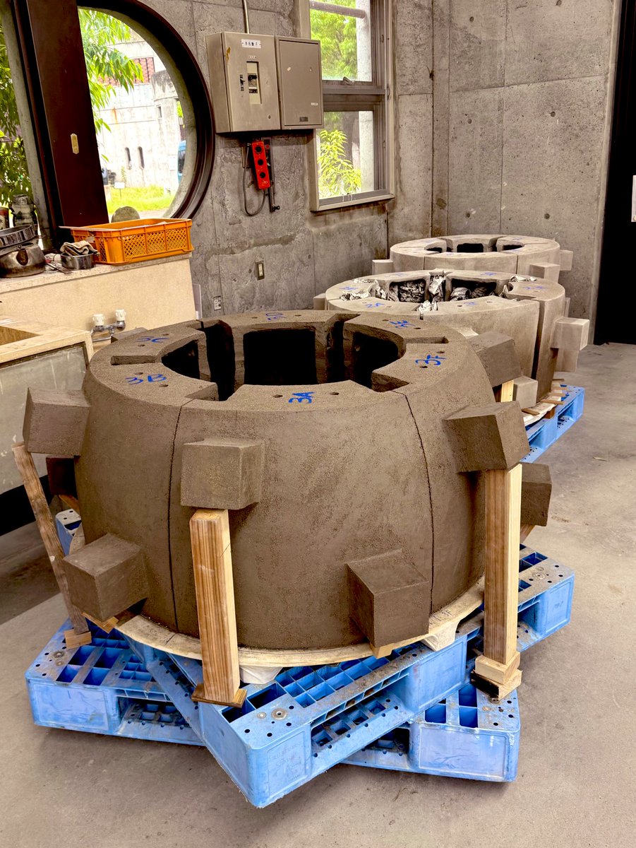 asa_mu's tweet photo. 昨日点火しました🔥成形完了写真とともに📸　
#workingprogress 
#air #sccp #陶芸 #ceramic #ceramics #ceramicart #ceramicartwork #滋賀県陶芸の森 
#RMA #神戸六甲ミーツアー2025beyond #koberokkomeetsart2025beyond 
#bigsupport #感謝 https://t.co/OZvdumpUJQ