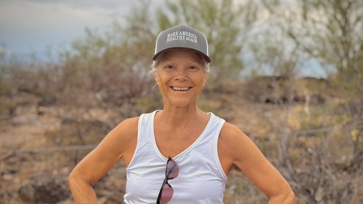 Square1Wellness's tweet image. No filter getting some good red light zone rays! #healthcoach #tucson #age68 #redlight #arizonahealth #getoutdoors #agewithstrength