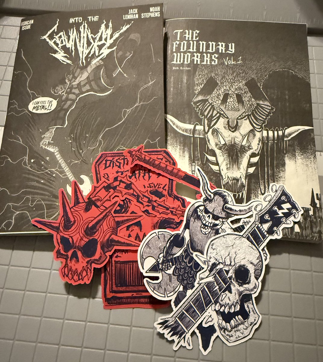 JackLenihanArt's tweet image. I’ve been hard at work printing zines and stickers. Check out my Ko-Fi page to pick up a Foundry Starter Pack that includes 2 zines and 4 stickers!! #comics #zine
ko-fi.com/jacklenihanart