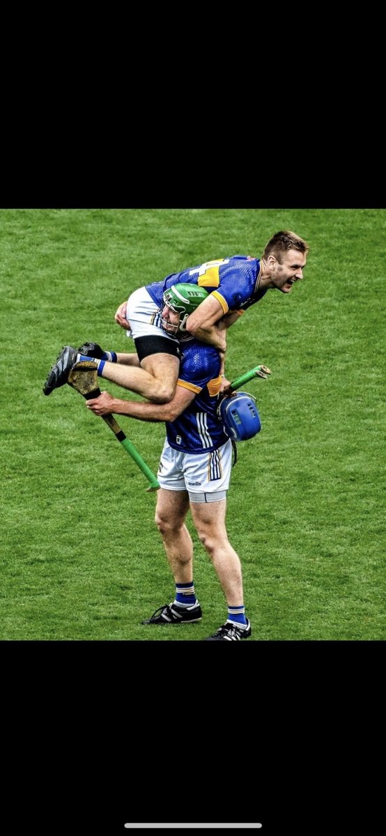 andyfitz90's tweet image. John is this years all star full forward, thats a given! @Loughmore_Gaa whos buildng Noels statue, ye may chalk it down soon 🔴🟢