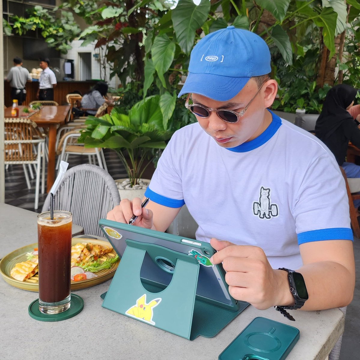 C L A U S T R O P H O B I A tweet media