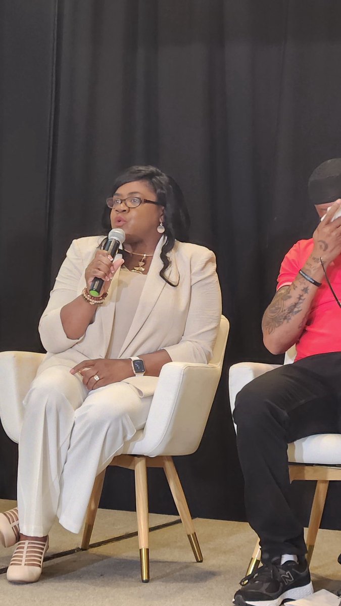 JaredsSuccess's tweet image. Our founder, Sharmaine Brown, spoke on panel at the ONSE Healing Symposium in D.C., sharing space with fellow survivors and advocates doing vital CVI work. July marks both Jared’s birth and his passing. His legacy continues to guide our mission.
#JaredsHeart #CVI #EndGunViolence
