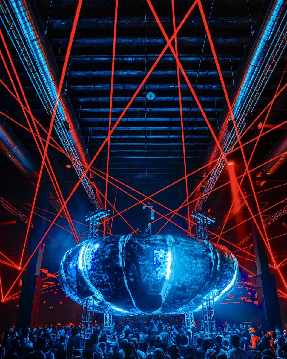 SiloDallas's tweet image. The vibes were sky high for @realfluffycloud last night 🌩️ What an electric 360° experience ⚡️
Next weekend 🕺 Join us on
Thursday: World of Drum and Bass at @ductworkdallas🥁🔊
Friday: Freakazoid Robots w/ @TrivectaMusic @MitisOfficial & more 🤖💥
Saturday: @GreenVelvet_…