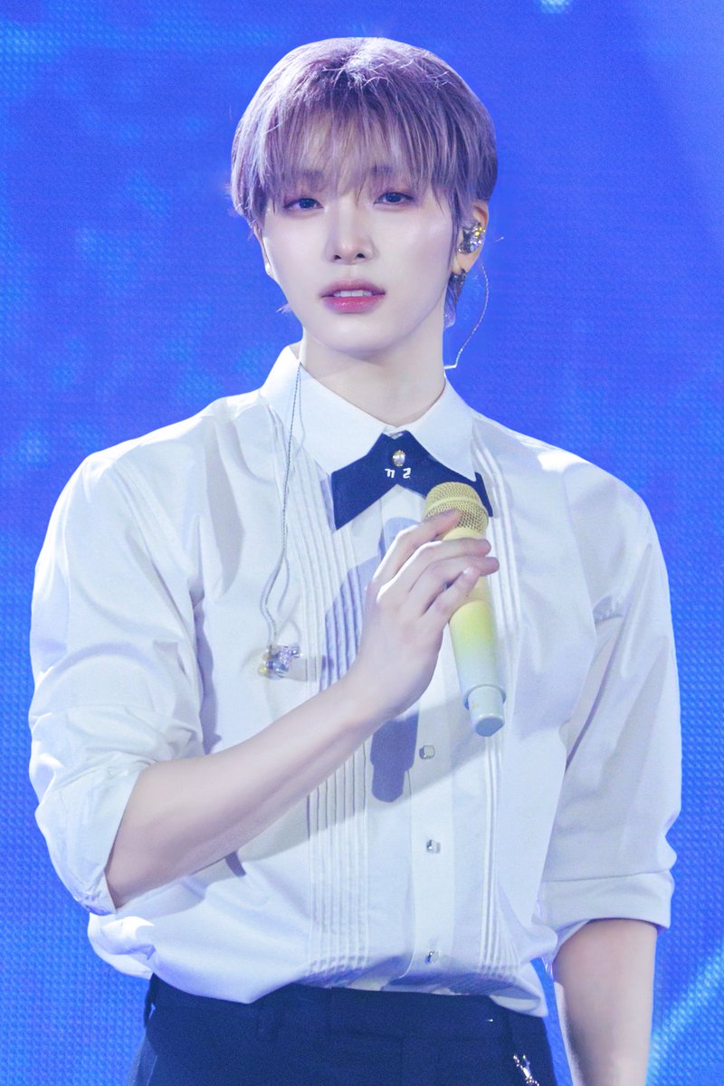 무대에서 반짝이게 노래해줘서.. 

감사합니다.

:¨·.·¨: 
 `·..#서호 #SEOHO