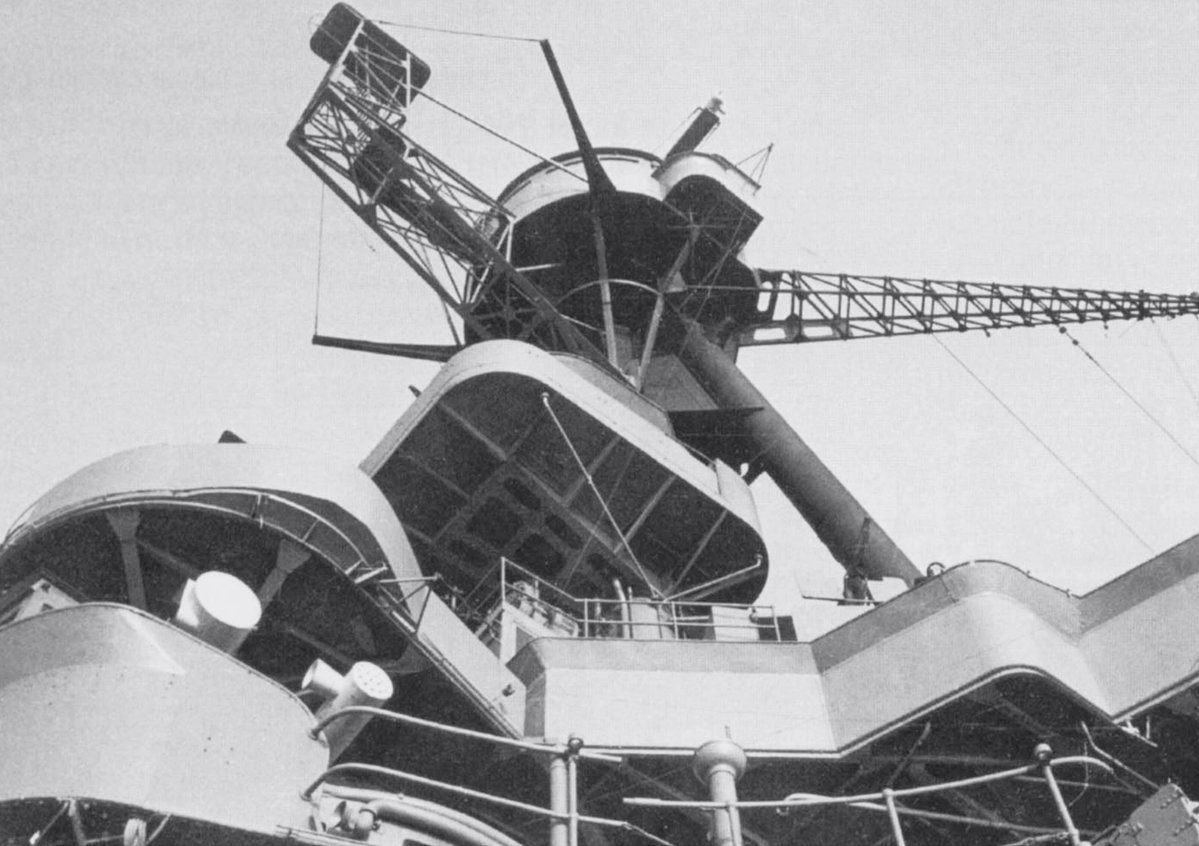 DramaWarship's tweet image. Date: Fall 1944. Location: Portsmouth, UK. Event: Battleship Lorraine of the Free French Naval Forces shows her tripod foremast while undergoing a brief refit at HM Dockyard, Portsmouth. Current status: Scrapped in 1954, lifespan of 42 years.