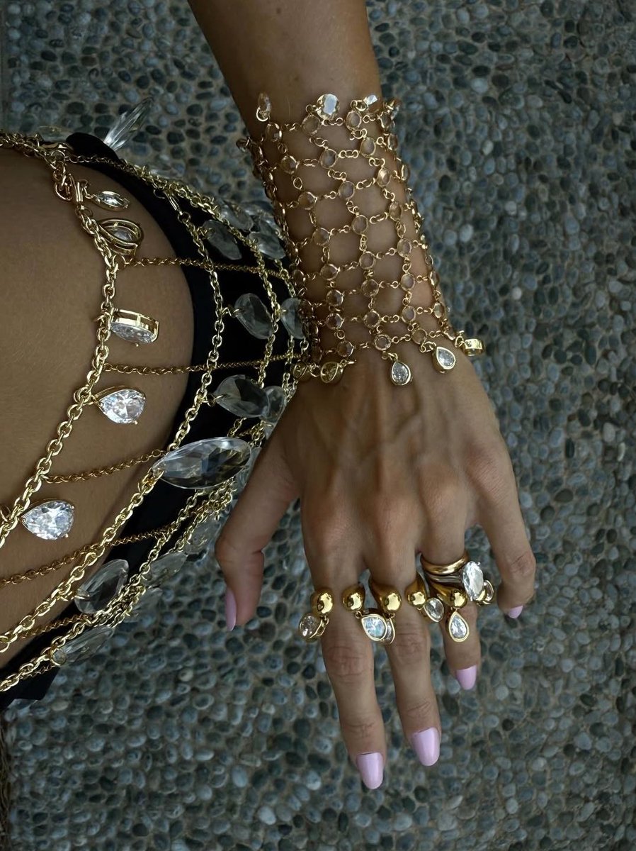 badestoutfit's tweet image. accessories from jéblanc by jeniece blanchett worn by livia nunes