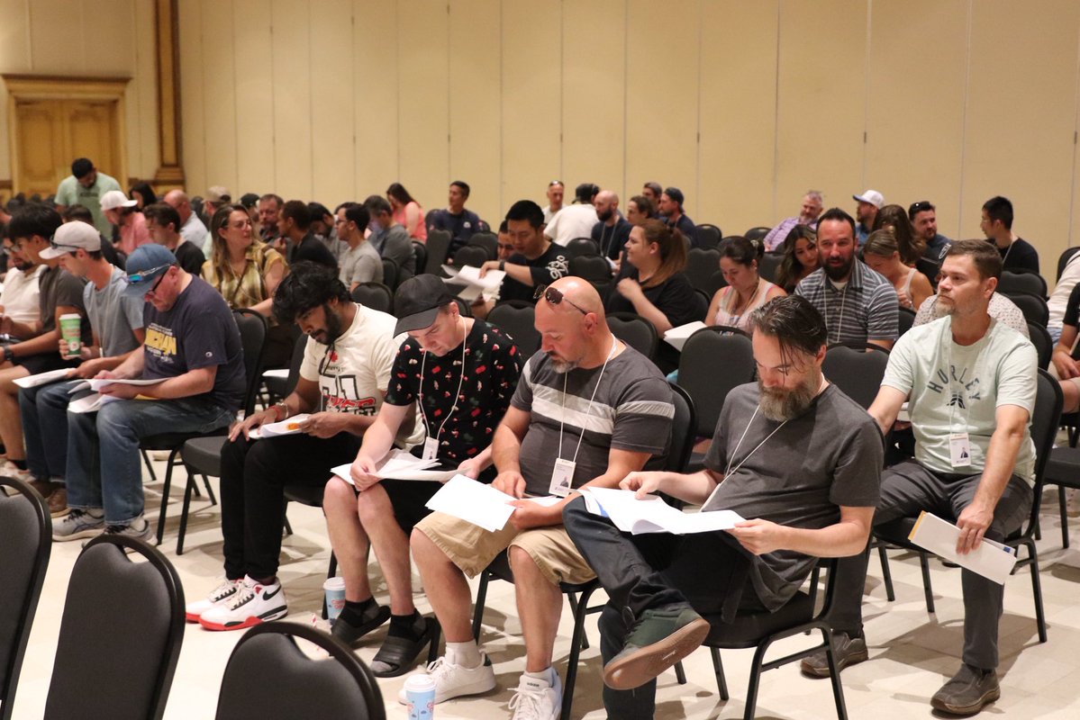 LOCAL444UNIFOR's tweet image. ✅ Ratification Vote PASSES with 88% Support!
NextStar Energy workers just made history — approving the 1st collective agreement at Canada’s 1st EV battery plant.
Fair wages. Strong protections. A real voice at work.
The future is union. ✊
#NextStarEnergy #Local444 #uni444👊