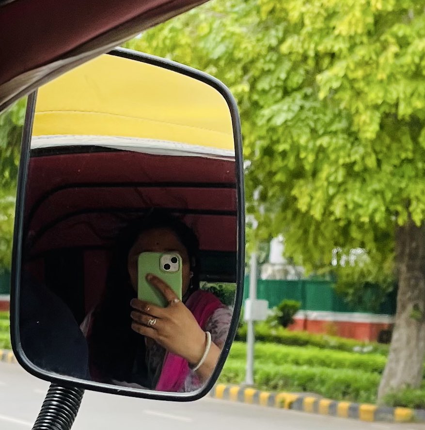 मुझ को ख़्वाहिश ही ढूँडने की न थी
मुझ में खोया रहा ख़ुदा मेरा!!

#जौन_एलिया