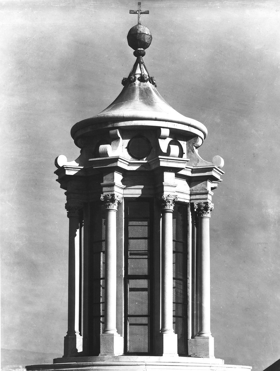 BornInArcady's tweet image. Lantern of the Sagrestia Nuova in the Basilica of San Lorenzo, Florence, Michelangelo