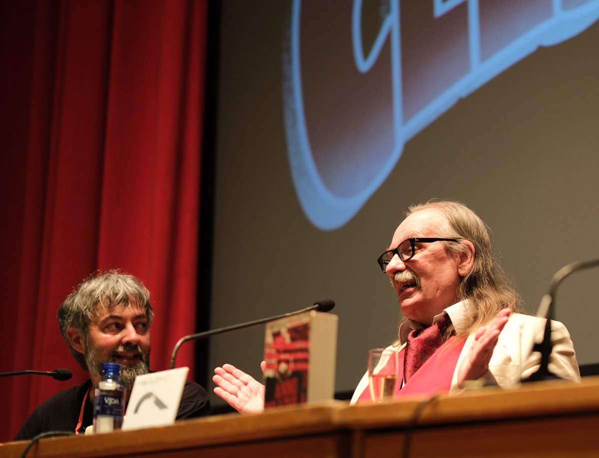 JorgeIvanArgiz's tweet image. Avanzado el sábado del #celsius2025 presenté el encuentro con KIM NEWMAN (@AnnoDracula). Hablamos de sus novelas, de ser crítico de cine, de mandar un cuento suyo a Marte (sí, así es) y de mucho más. Y nos quedamos con ganas de seguir escuchándole y conociéndole más.