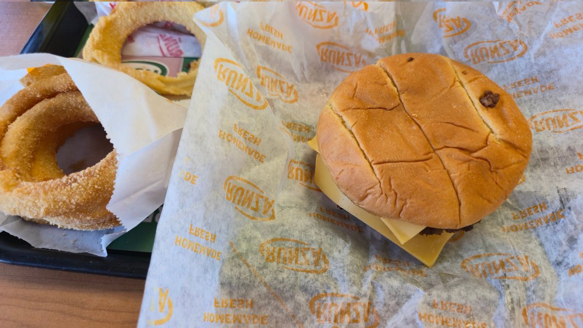 Sykotyk's tweet image. Once again I got suckered into Runza. And once again I'm thoroughly disappointed. #roadtrippin #lunch #Nebraska